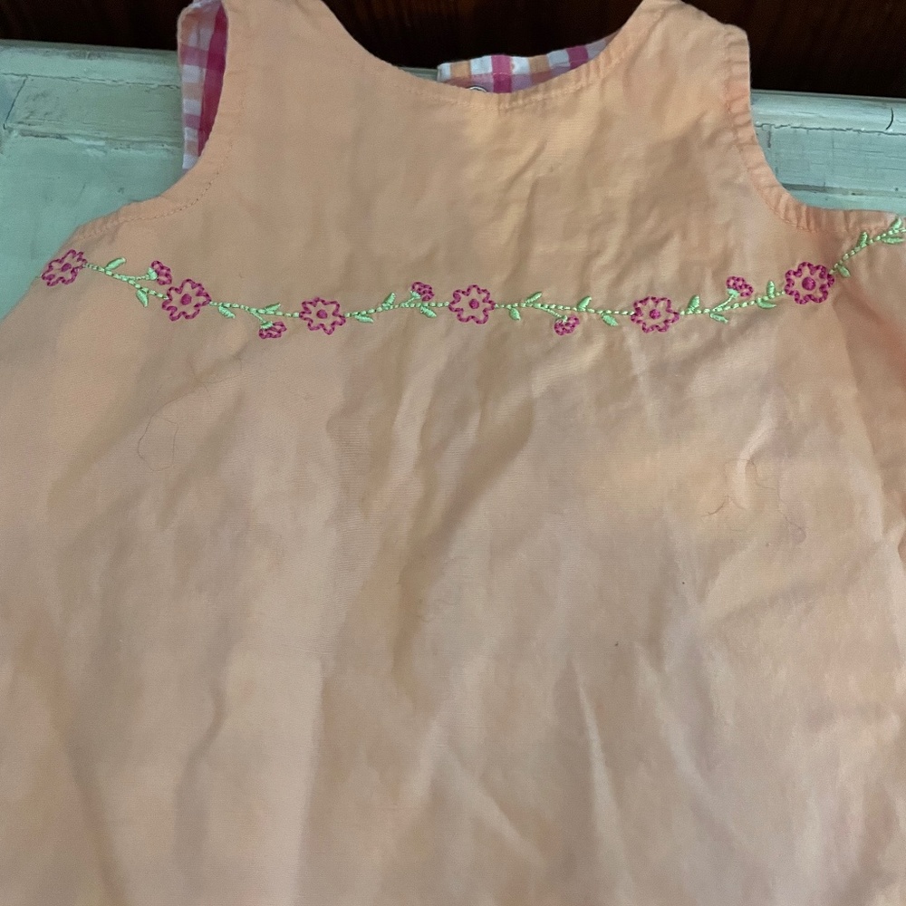 Reversible sleeveless top